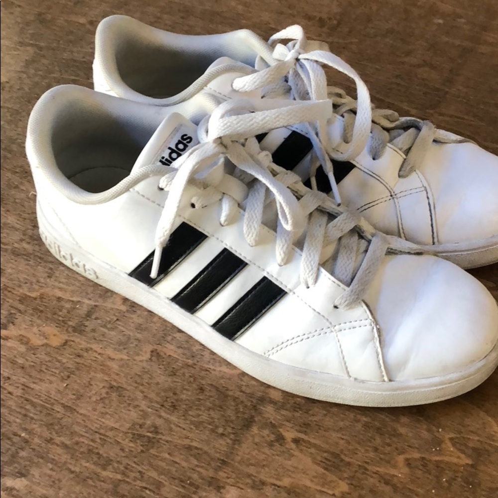 Adidas Sneakers